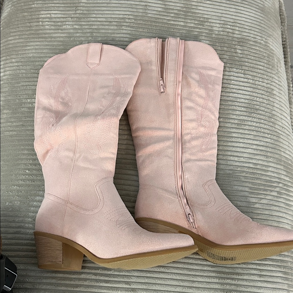 Pierre Dumas Light Pink Heeled Boots